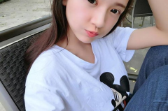 网红吃瓜聊天背景图片女,女生背景图下的趣味时光