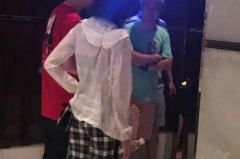 酒吧吃瓜事件网红,网红的意外走红与舆论风波